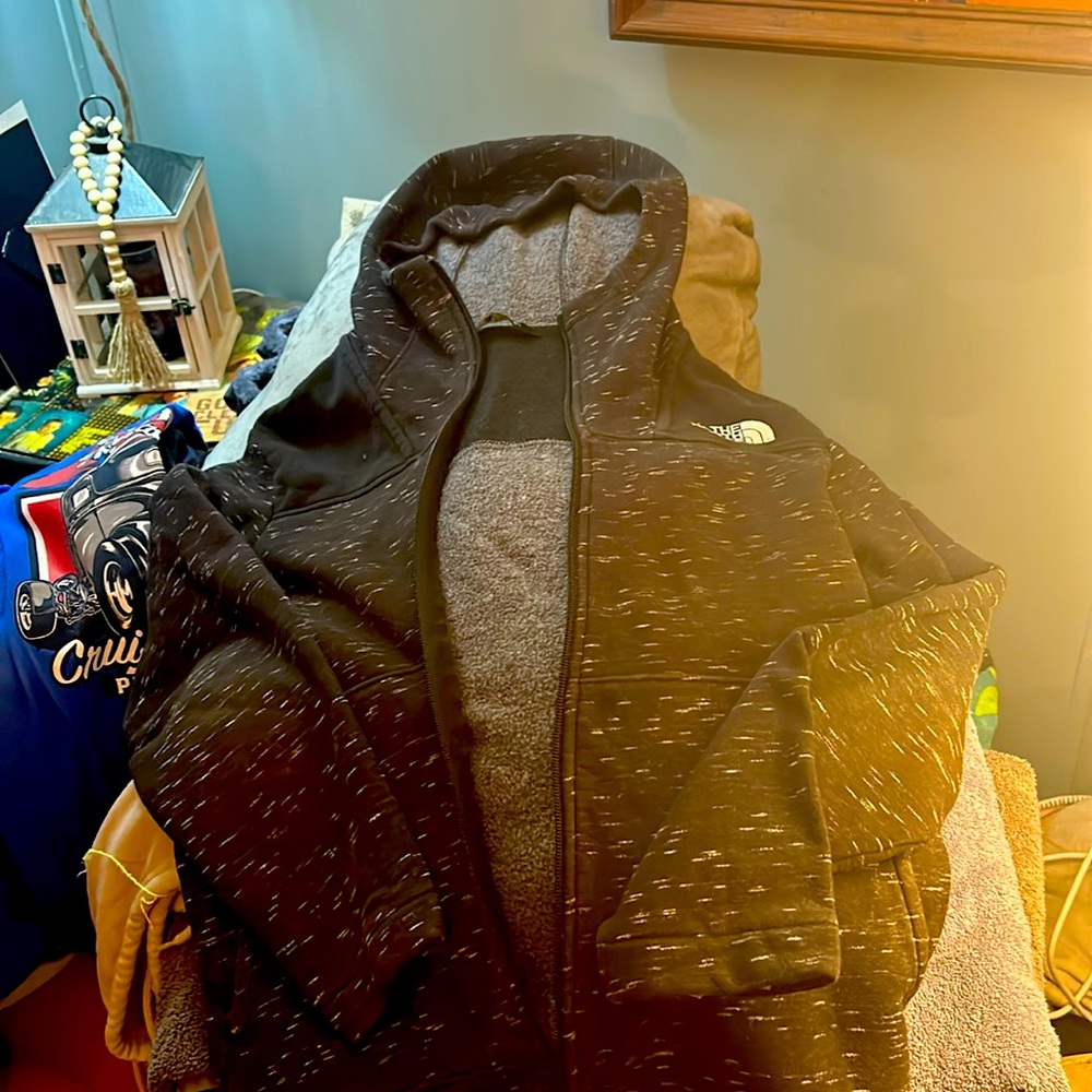 Authentic North Face zip up jacket size youth large